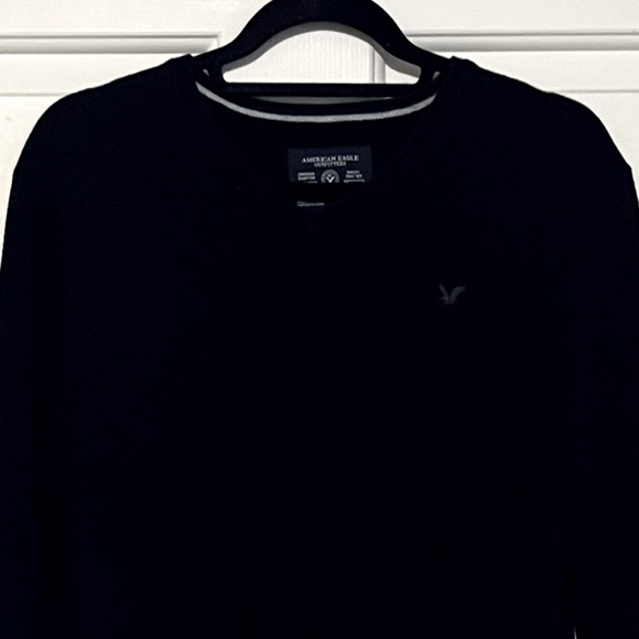 EUC~A.E. Men’s V-Neck Sweater - Picture 3 of 3